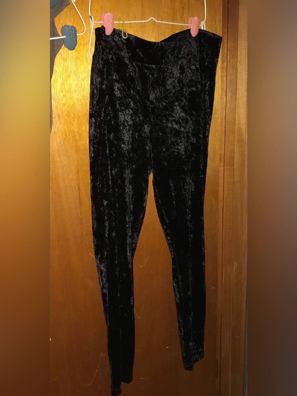 HUE Black Crushed Velvet Leggings for Women